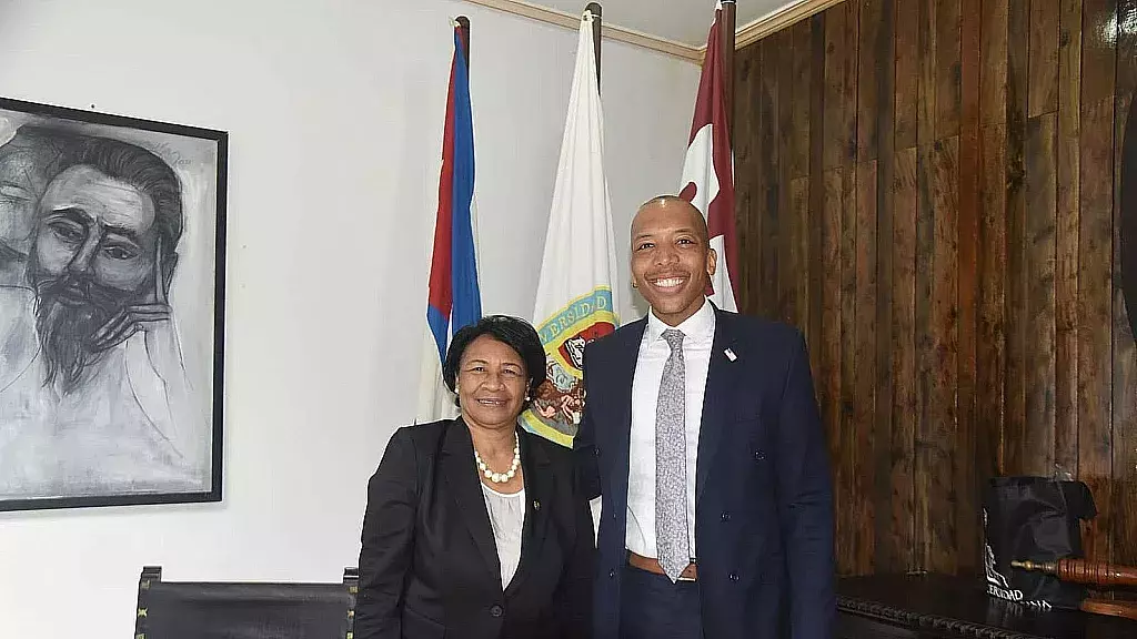 reunión entre el funcionario de la embajada Norteamericana en Cuba, Sr. Xavier Billingsley