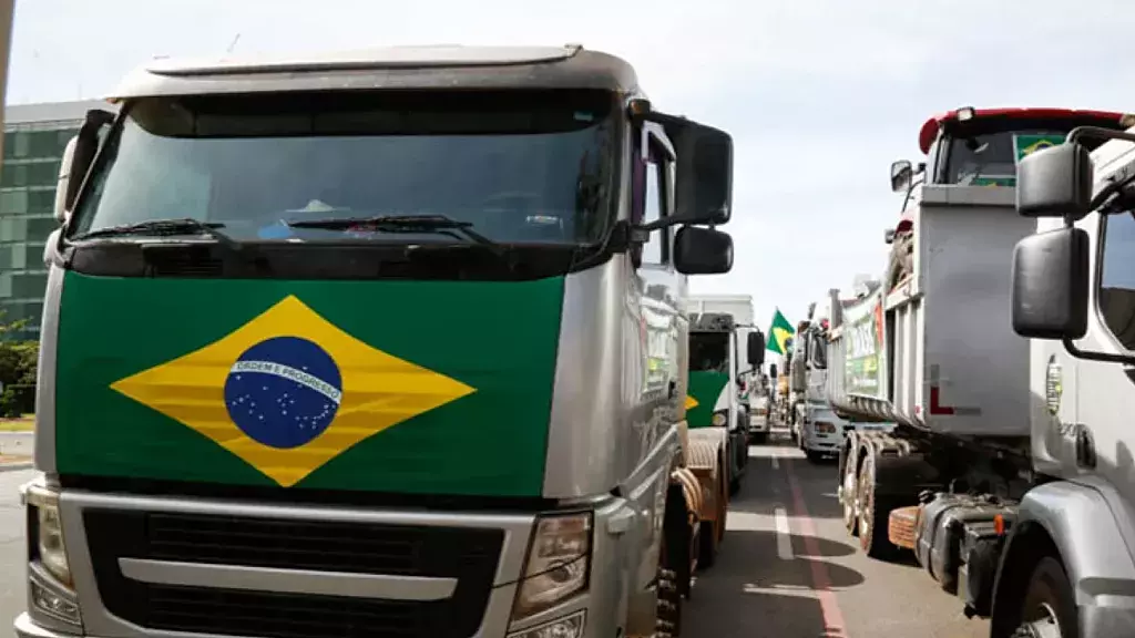 Brasil: camioneros exigen que “Ejército intervenga” contra Lula y el “regreso del comunismo”