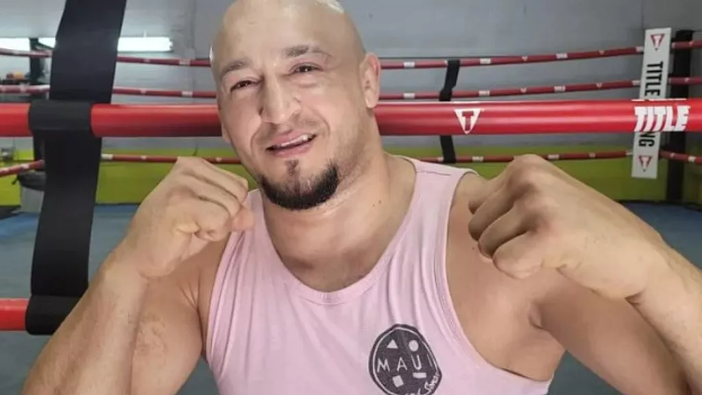 Yosdenis “The Pink Panther’’ Cedeño, de boxeo "a mano limpia"