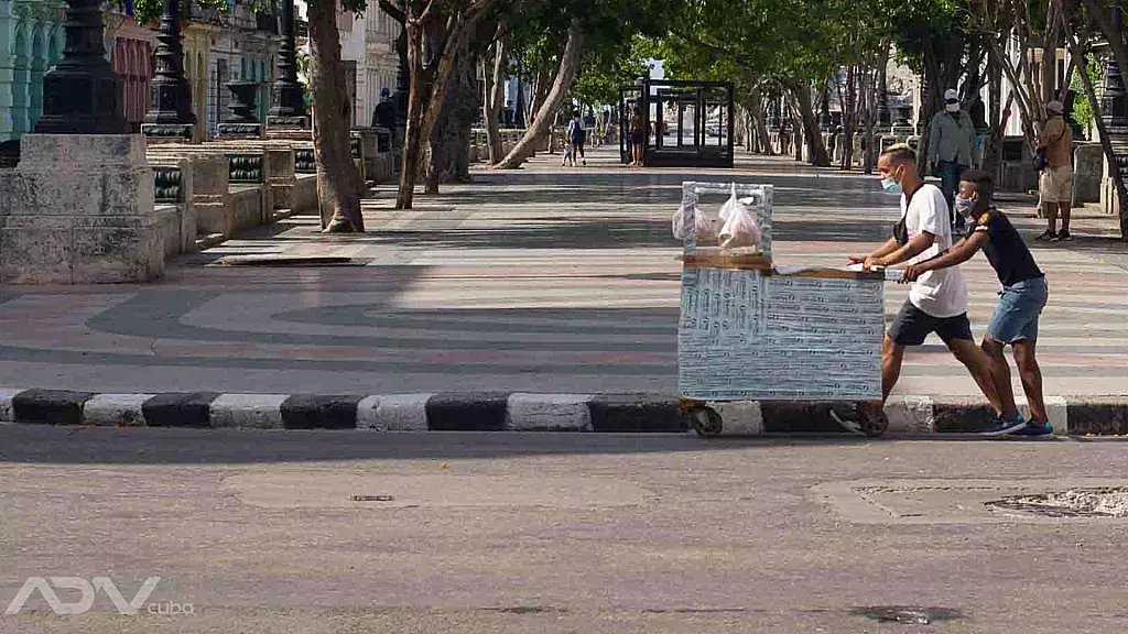Vendedores ambulantes en Cuba