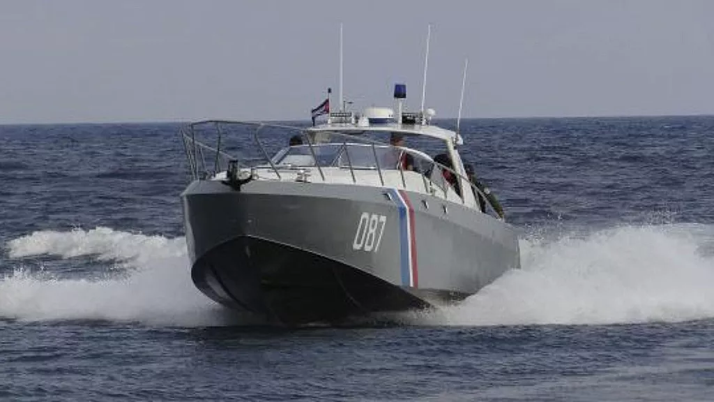 Barco de Capitanía de Puerto de la Dirección de Tropas Guardafronteras