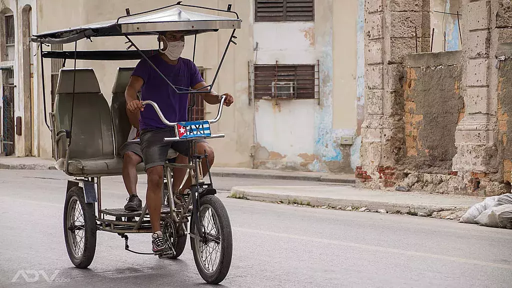 Bicitaxis en Cuba