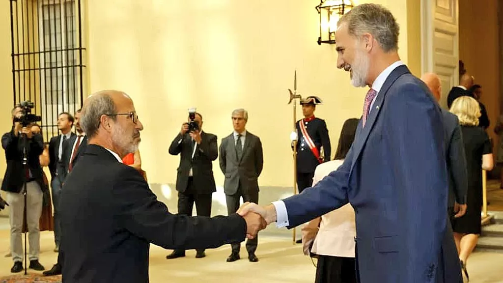 Rey de España recibe a diputados cubanos en sesión de EuroLat