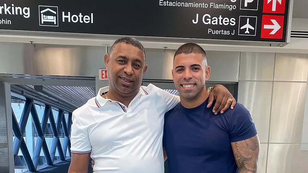 Pelotero cubano Oscar Valdés en Miami