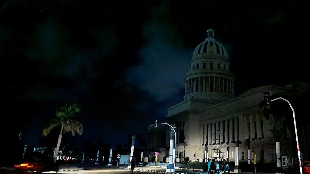 Fotografía del Capitolio a oscuras durante un apagón en La Habana (Cuba). Archivo.