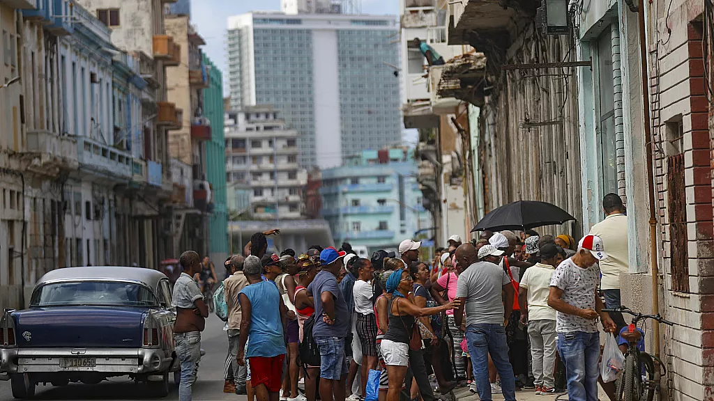 El régimen cubano culpa al embargo de EE.UU. de la crisis que vive la isla