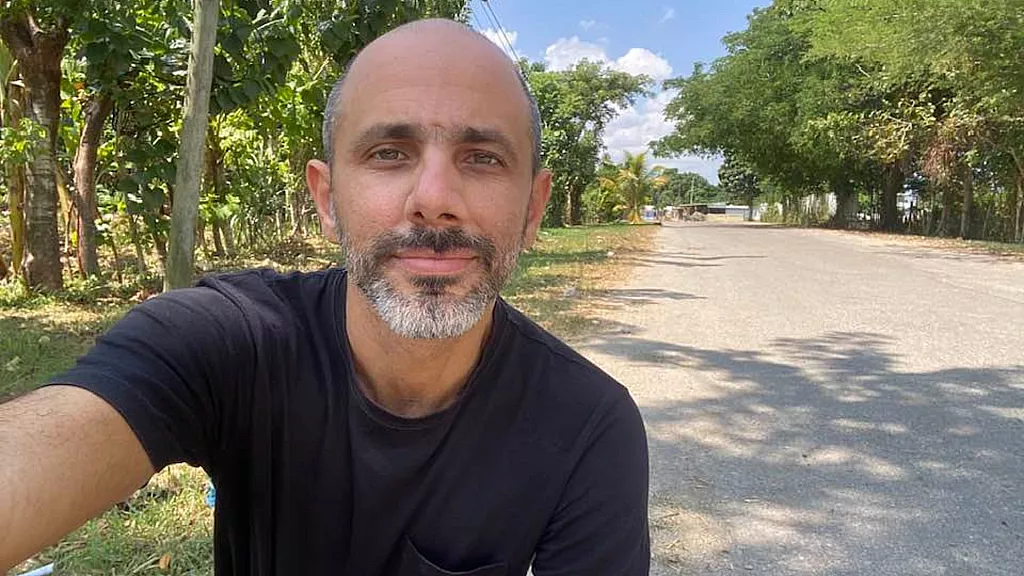 El director de La Hora de Cuba, Henry Constantin