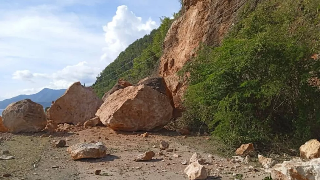 Deslizamiento de tierra en en el sector de Babujal