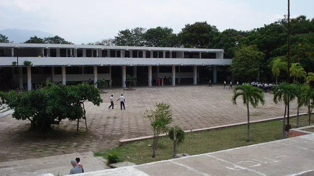 Violencia en una escuela cubana: ingresan con cuchillos a IPVCE de Santiago de Cuba