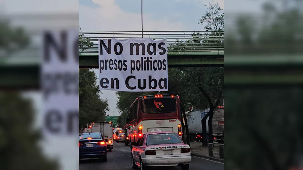 "No más presos políticos en Cuba": carteles contra el régimen en México