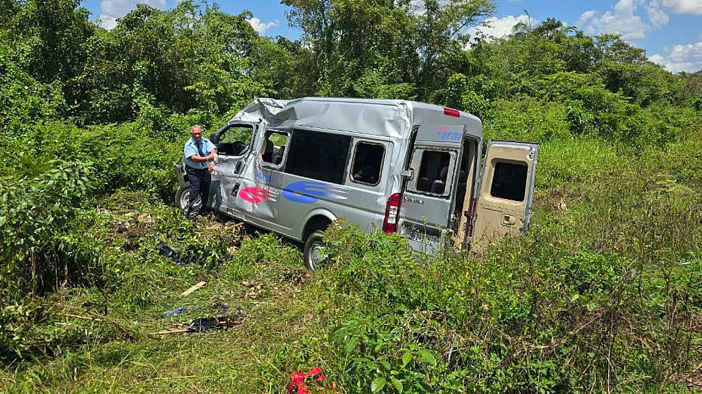 El minivan del accidente