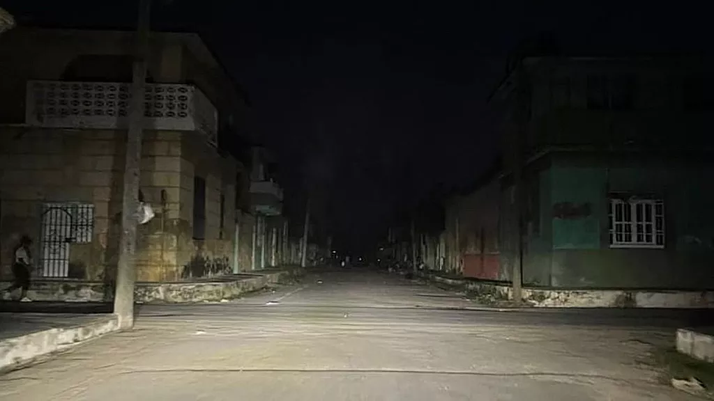 Cualquier calle de Cuba, completamente a oscuras