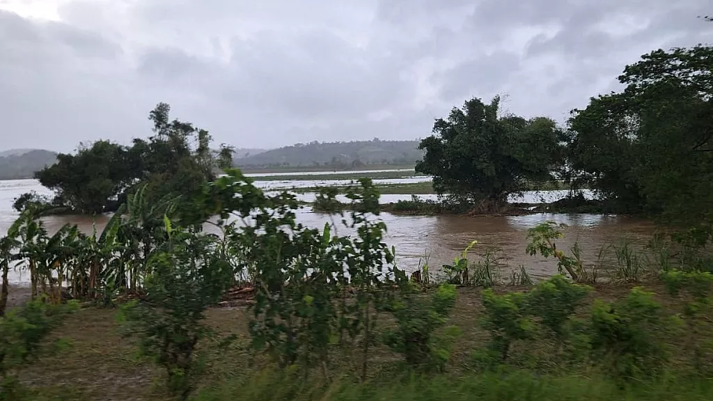 Crecida de dos ríos en Holguín obliga a evacuación de residentes