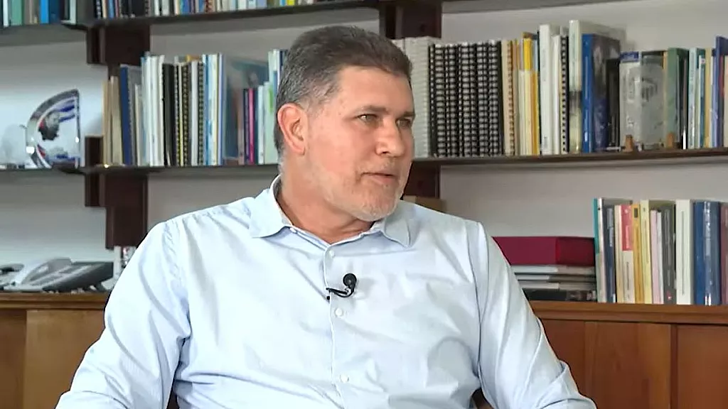 iceprimer ministro y titular de Comercio Exterior e Inversión Extranjera, Óscar Pérez-Oliva Fraga