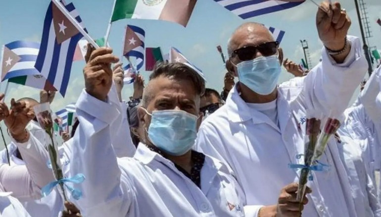 Médicos cubanos de misión en México