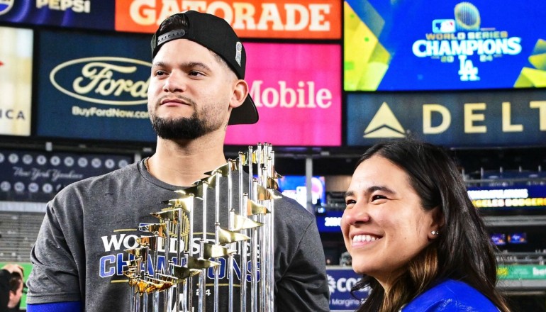 Cubano Andy Pagés se corona en MLB con los Dodgers