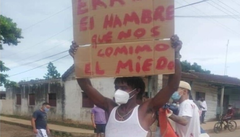 Juan Enrique Pérez durante las protestas de julio de 2021 en Vegas, Mayabeque