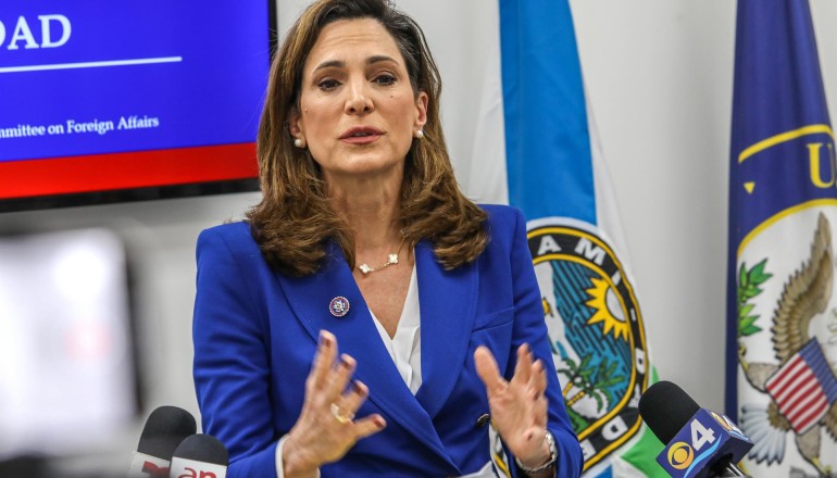 Salazar pide una acción diferida para cubanos, haitianos, nicaragüenses y venezolanos