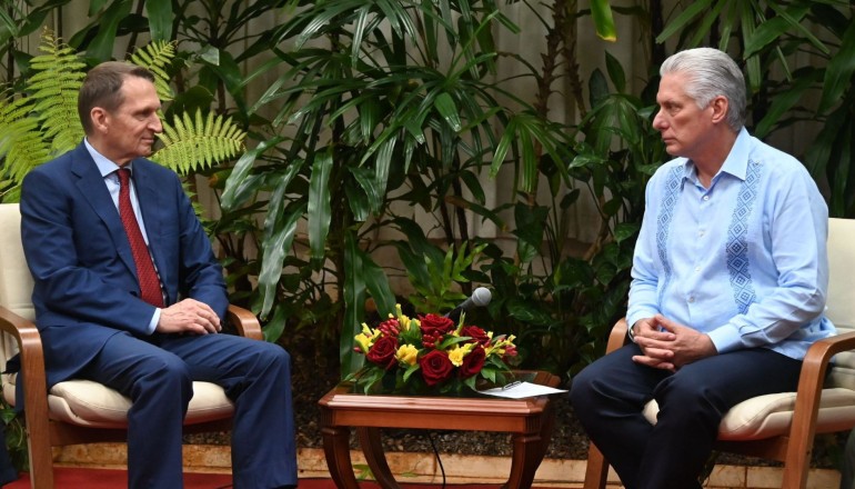 Díaz-Canel recibe a Serguey Naryshkin, director del Servicio de Inteligencia Exterior de Rusia, en el Palacio de la Revolución, en La Habana.