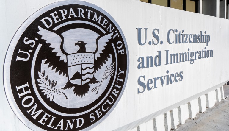 Administración Trump ofrece bonos de 50.000 dólares para reclutar agentes de ICE