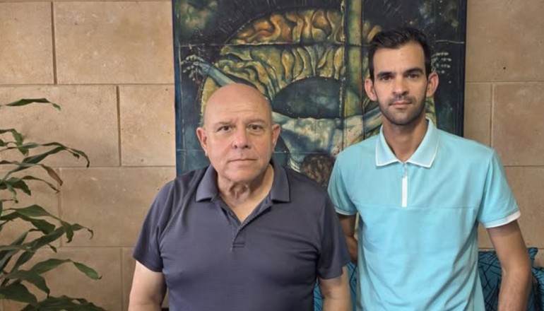 Activistas Dagoberto Valdés y Yoandy Izquierdo, del Centro de Estudios Convivencia (CEC)