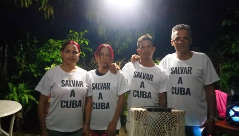 Cubanos dentro de la isla oran para acompañar la conferencia 'Salvar a Cuba'