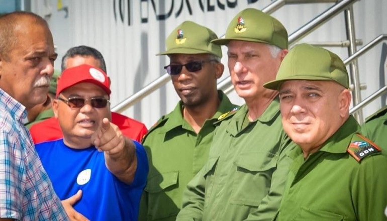 Funcionarios del régimen cubano entre los que destaca Miguel Díaz-Canel y Dr. Roberto Morales Ojeda.