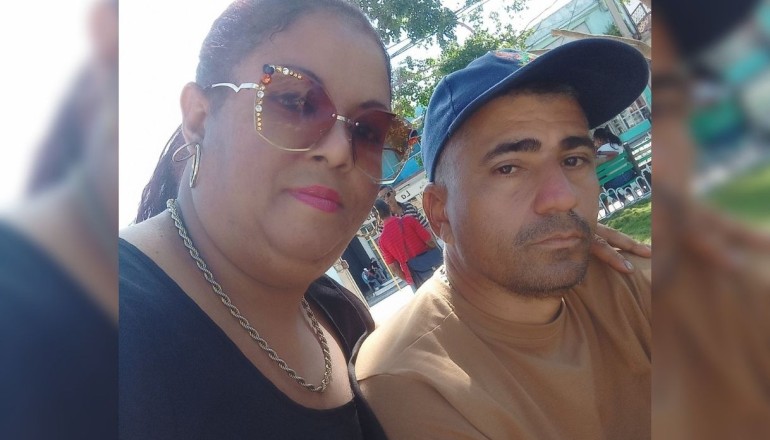 Pareja de cubanos detenida en Palma Soriano, Santiago de Cuba.