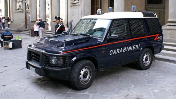 Patrulla de Carabinieri, policía de Italia Patrulla de Carabinieri, policía de Italia