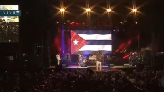 Cubanos piden libertad para Maykel Osorbo en concierto de Yotuel Se escucharon los gritos de cientos de cubanos a favor de Osorbo, uno de los autores de la emblemática canción Patria y Vida, ganadora de dos Grammy latinos