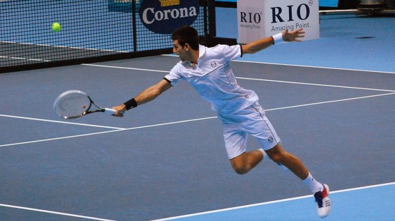 Tenista Novak Djokovic en competencia. Foto: Carine 06 Tenista Novak Djokovic en competencia. Foto: Carine 06