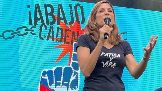 María Elvira Salazar en acto contra el comunismo en Cuba. Foto: Facebook María Elvira Salazar en acto contra el comunismo en Cuba. Foto: Facebook
