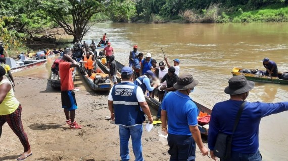 Migrantes cruzan el Darien (Foto Defensoria del Pueblo, Panamá) Migrantes cruzan el Darien (Foto Defensoria del Pueblo, Panamá)