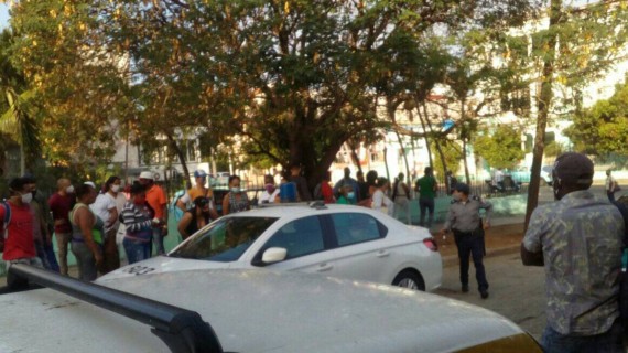Detienen a presunto carterista en La Habana  Según publicó este medio en sus redes sociales este viernes, un hombre le arrebató la cartera a una mujer y fue detenido por las autoridades