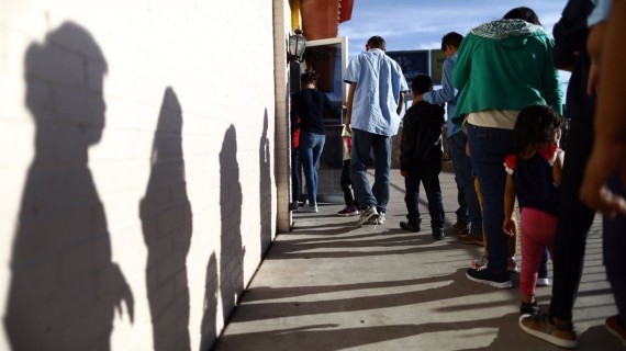 Administración Biden ordena liberación masiva de migrantes cubanos Al menos 30 189 cubanos cruzaron la frontera sur de los Estados Unidos entre octubre de 2021 y enero del presente año
