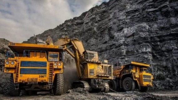 Máquinas en minas de Perú. Foto: Andina Máquinas en minas de Perú. Foto: Andina