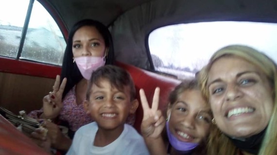 Reencuentro del menor y sus familiares en La Habana Reencuentro del menor y sus familiares en La Habana