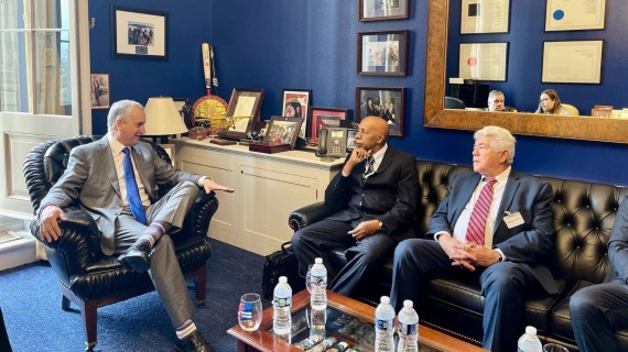 Congresista Díaz-Balart recibe a Fariñas y Ángel de Fana Díaz Balart: "A pesar de haber vivido años de represión (...) , estos patriotas siguen siendo incansables defensores de los derechos humanos y la libertad de Cuba"