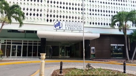 'Abajo la dictadura': Hackean sitio web de ministerio del régimen cubano La propia ministra de Finanzas y Precios, Meisi Bolaños Weiss, denunció el ataque en redes sociales este domingo