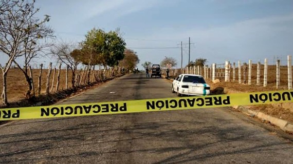 5 cadáveres y una cabeza en taxi. Foto: La voz del pueblo 5 cadáveres y una cabeza en taxi. Foto: La voz del pueblo