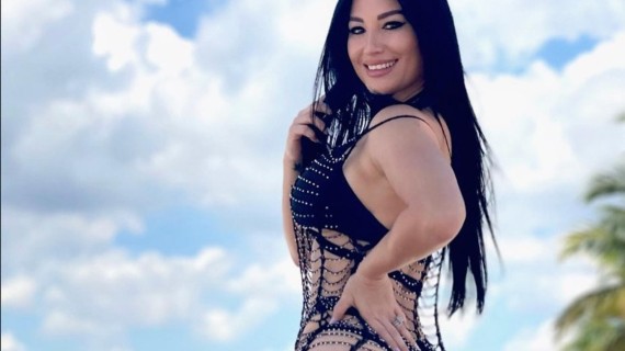 Actriz Heydy González presume su figura en playa de Miami Actriz Heydy González presume su figura en playa de Miami