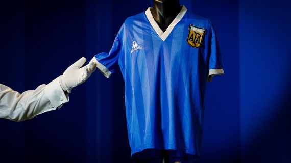 La histórica camiseta fue subastada por Sothebys La histórica camiseta fue subastada por Sothebys