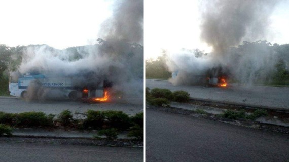 Se incendia autobús de Tele Turquino camino a Bayamo Según confirmó el periodista Orlando Amaro Álvarez en Facebook, el autobús se incendió este miércoles en el tramo Boniato- El Cristo de la autopista en Santiago de Cuba