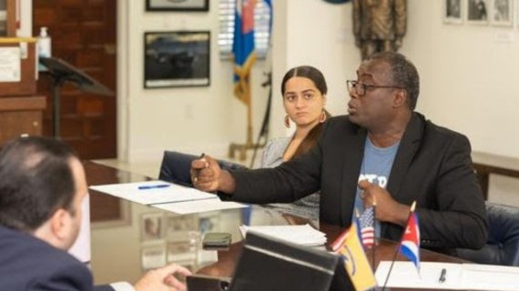 Comisión de Apoyo a la Transición en Cuba celebra reunión plenaria El trabajo de la Comisión también está enfocado en apoyar la campaña del Paro Nacional, que realizan activistas en la Isla para lograr una transición hacia la democracia