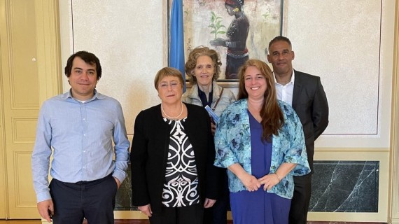 Bachelet con Hamlet Lavastida, Bruguera, Larrinaga y Alain Espinosa. Foto: Cadal Bachelet con Hamlet Lavastida, Bruguera, Larrinaga y Alain Espinosa. Foto: Cadal