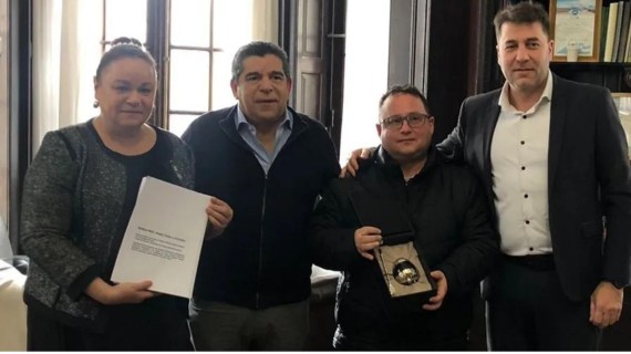 Reciben en Argentina informe Nunca Más cubano Reciben en Argentina informe Nunca Más cubano