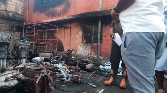 Restos de las motos eléctricas. Foto: Alejandro Hernández Cepero/Cubanet Restos de las motos eléctricas. Foto: Alejandro Hernández Cepero/Cubanet