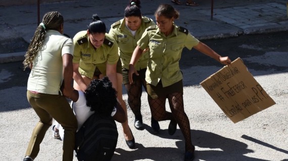 Red Femenina de Cuba estará presente en la Cumbre de las Américas Según un comunicado de la Red difundido en Twitter, en el evento regional que inicia este lunes en Los Ángeles. Estados Unidos, estará su coordinadora Frisia Batista Mokárzel