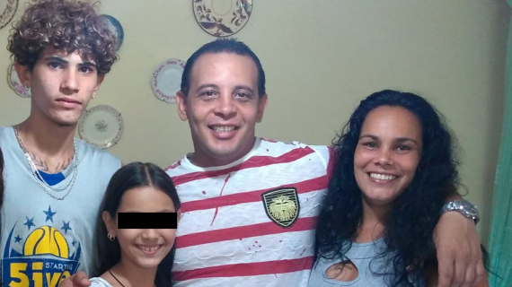 Opositora cubana: mi hijo no va al servicio militar a defender a una dictadura  Opositora cubana: mi hijo no va al servicio militar a defender a una dictadura