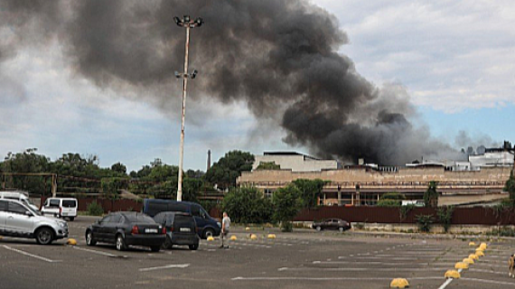 Rusia bombardea un puerto ucraniano de Odessa